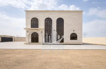 Villa - 5 Bedrooms - 7 Bathrooms for rent in Al Aweer 1 - Al Aweer - Dubai