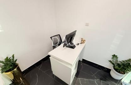 Office Space - Studio - 1 Bathroom for rent in Fatima Mohammad Ahmad Bin Suleiman Building - Al Raffa - Bur Dubai - Dubai