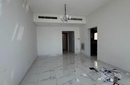 Apartment - 1 Bedroom - 2 Bathrooms for rent in Muwailih Building - Muwaileh - Sharjah