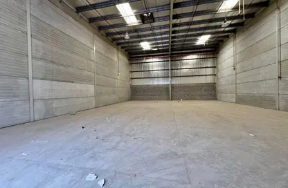 مستودع - استوديو - 1 حمام للايجار في الصجعة - الشارقة