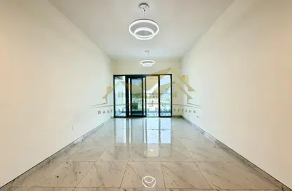 شقة - غرفة نوم - 2 حمامات للايجار في برج تيتانيوم - الكرامة - دبي