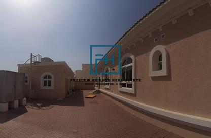 Villa - 4 Bedrooms - 5 Bathrooms for rent in Al Riqaibah - Al Suyoh - Sharjah