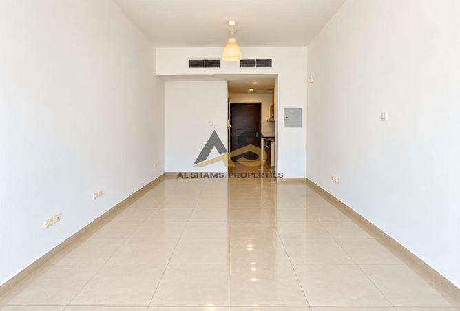 Well-Maintained Studio | Balcony | Parking | Big