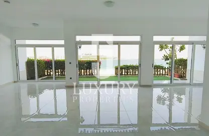 Villa - 5 Bedrooms - 6 Bathrooms for rent in Palma Residences - Palm Jumeirah - Dubai