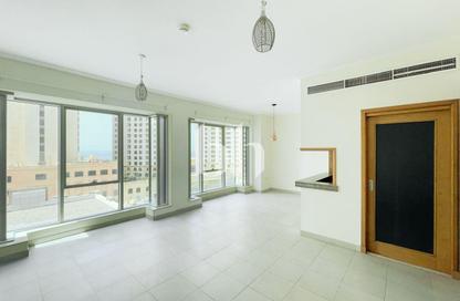 Apartment - 1 Bedroom - 2 Bathrooms for rent in Aurora Tower - Marina Promenade - Dubai Marina - Dubai
