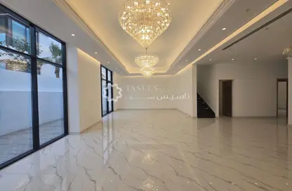 Villa - 6 Bedrooms - 6 Bathrooms for rent in Jumeirah 1 - Jumeirah - Dubai