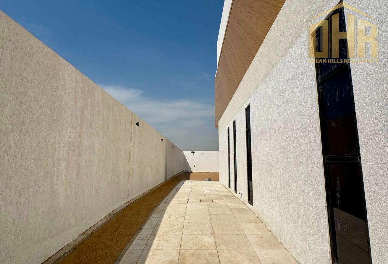 Contemporary Design | Large Plot | Move In Now photo 10