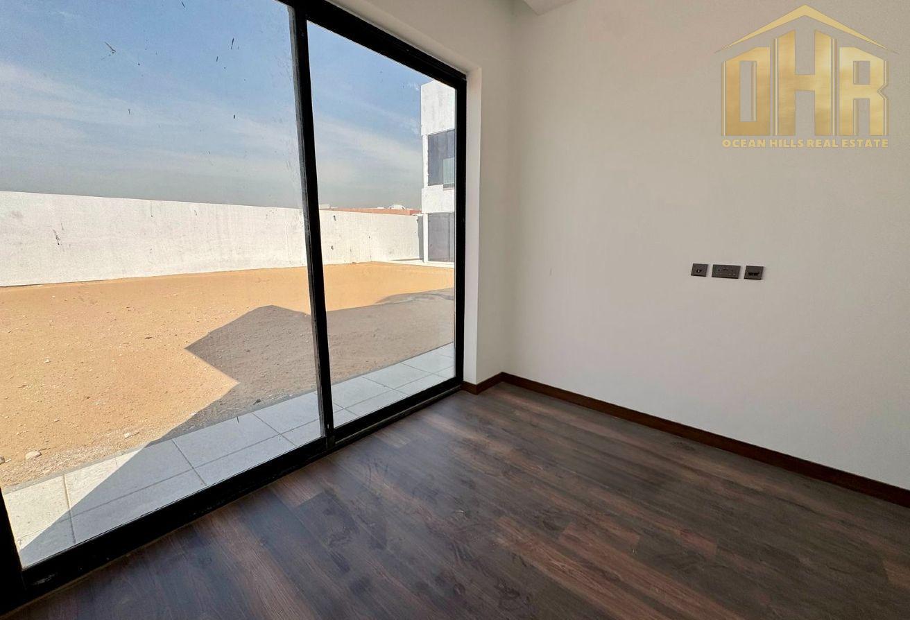 Contemporary Design | Large Plot | Move In Now photo 9