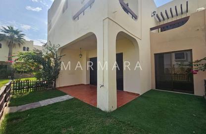 Villa - 3 Bedrooms - 3 Bathrooms for rent in Jumeirah 1 Villas - Jumeirah 1 - Jumeirah - Dubai