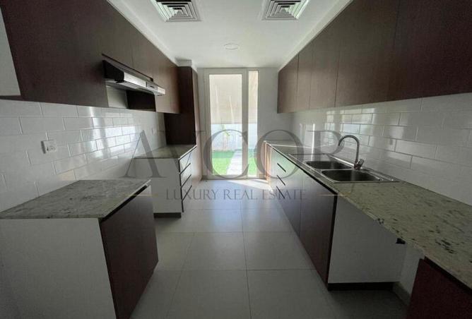 102838257 - Property Image 3