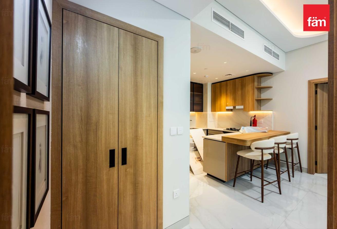 2BR | Fully Furnished | Vacant | Pool View photo 5