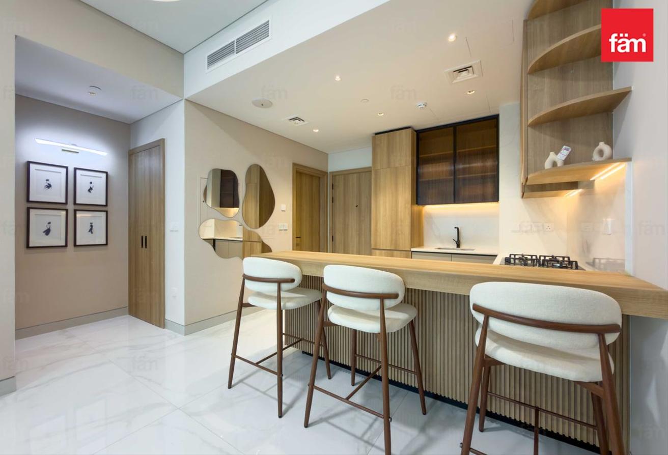 2BR | Fully Furnished | Vacant | Pool View photo 7