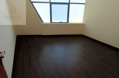 شقة - 3 غرف نوم - 2 حمامات للايجار في برج الكورنيش - طريق كورنيش عجمان - عجمان