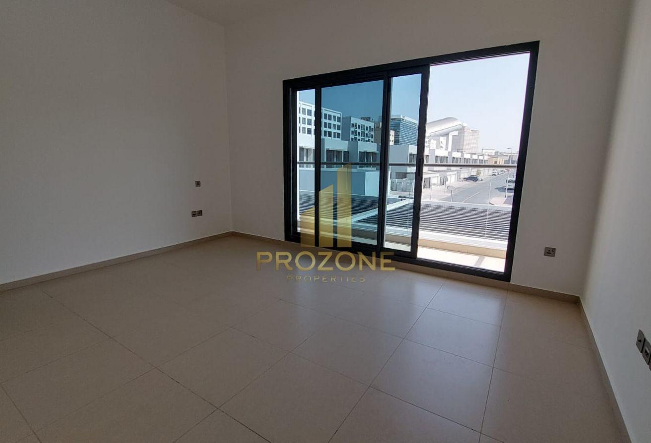 Modern Style Villa | 4 BR + M | Close to MOE photo 4