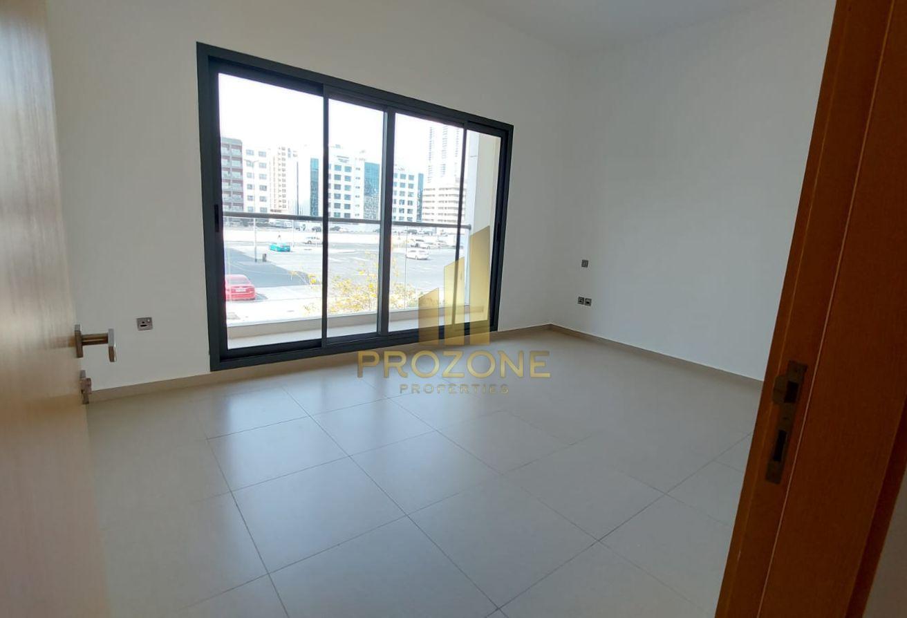 Modern Style Villa | 4 BR + M | Close to MOE photo 2