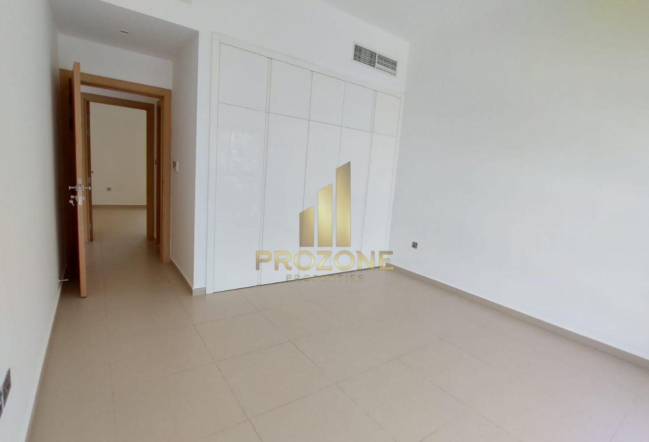 Modern Style Villa | 4 BR + M | Close to MOE photo 6