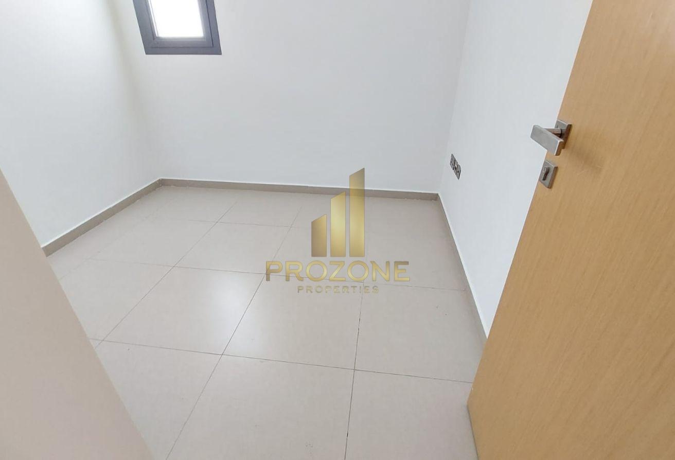 Modern Style Villa | 4 BR + M | Close to MOE photo 12