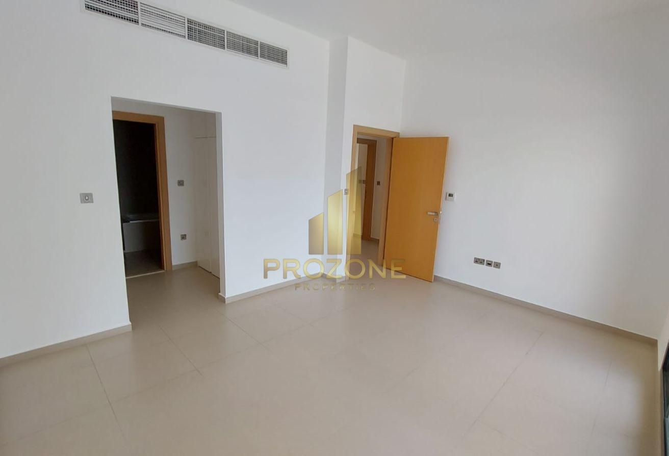 Modern Style Villa | 4 BR + M | Close to MOE photo 7