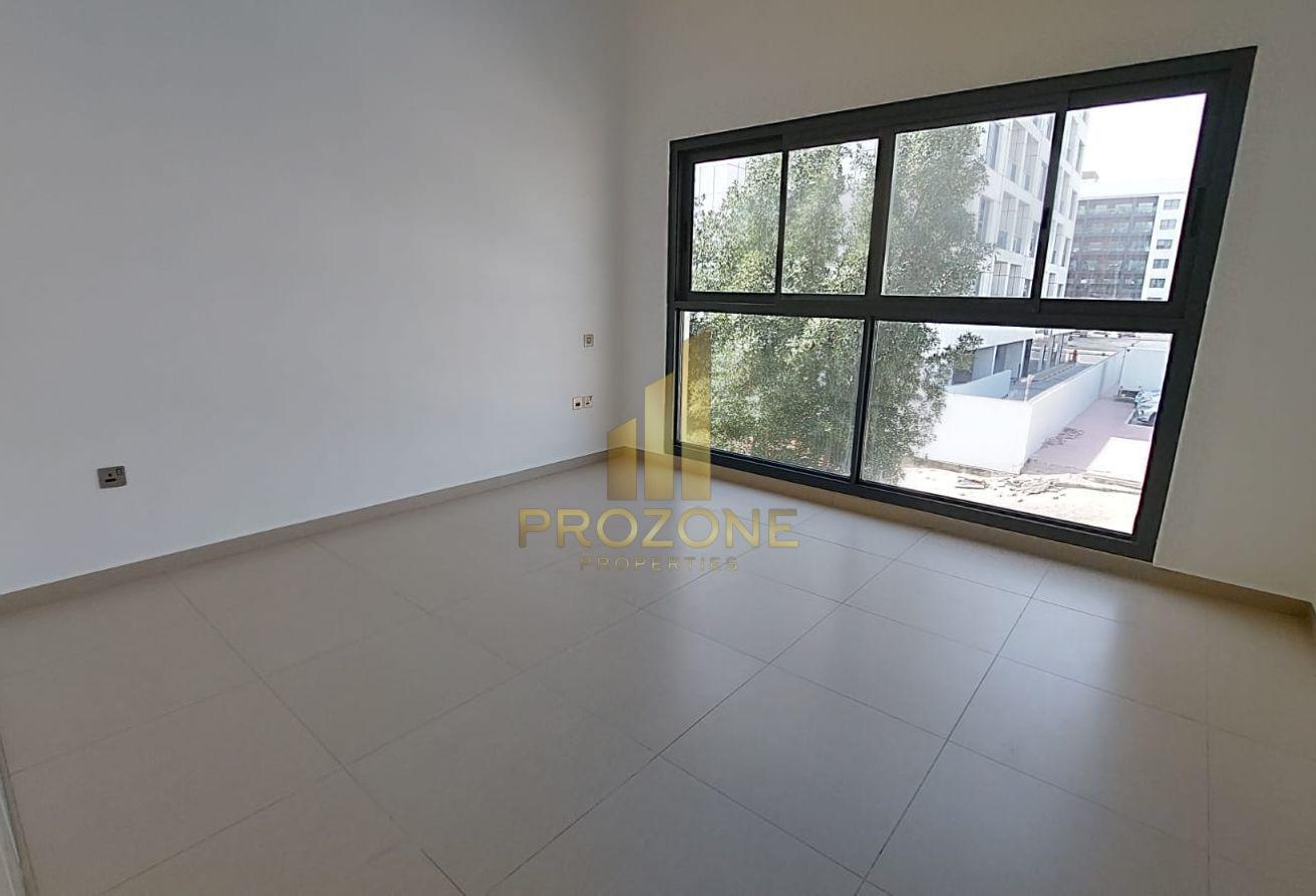Modern Style Villa | 4 BR + M | Close to MOE photo 3