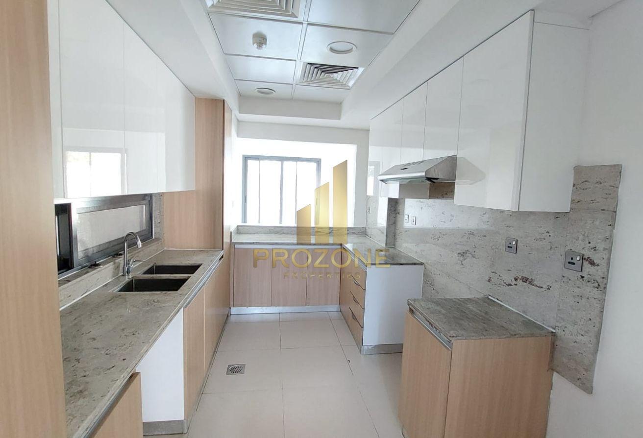 Modern Style Villa | 4 BR + M | Close to MOE photo 10