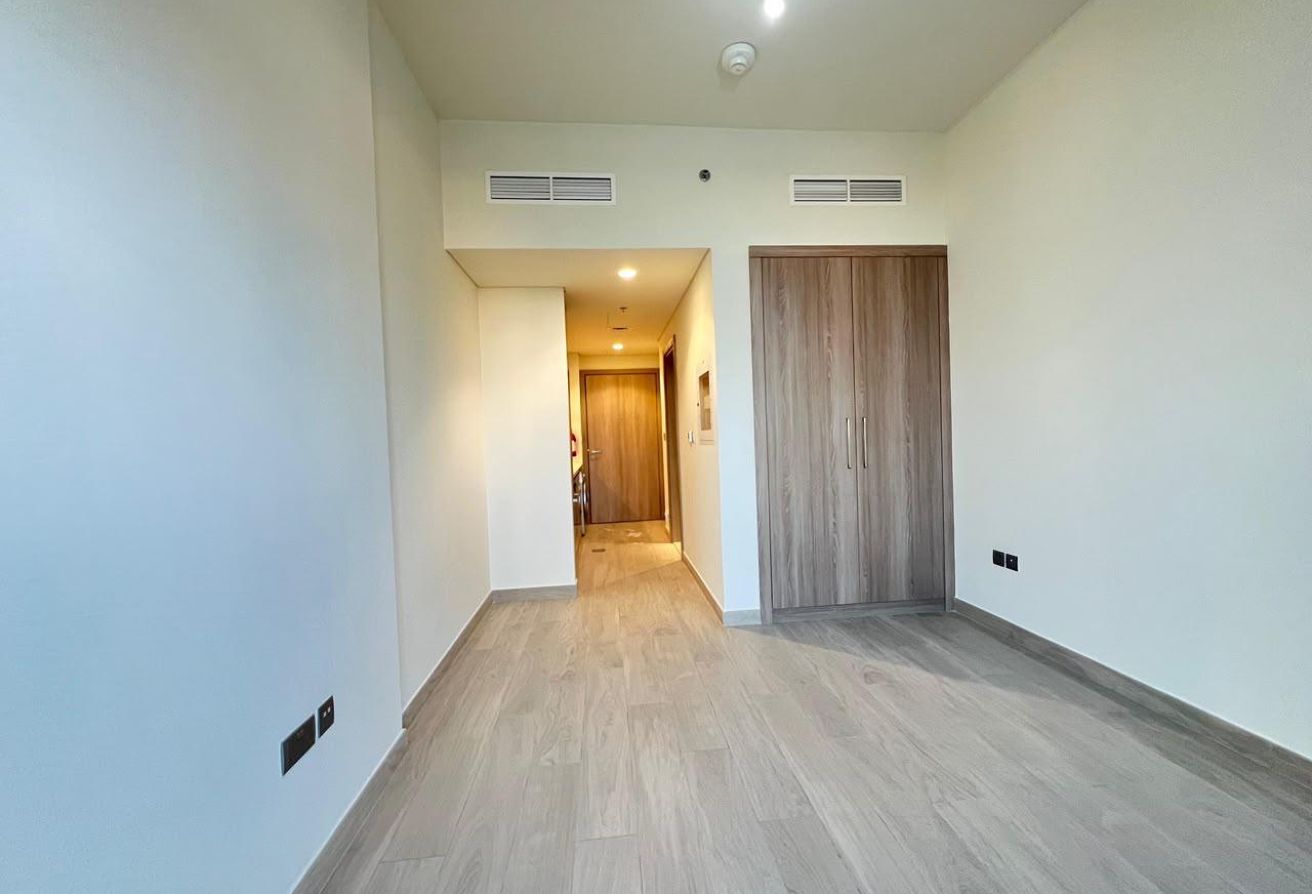 Vacant |Unfurnished| Well Maintained |Premium — Premium Real Estate Property in Dubai by Valorem