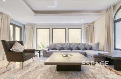 Villa - 5 Bedrooms - 4 Bathrooms for sale in Garden Homes Frond E - Garden Homes - Palm Jumeirah - Dubai