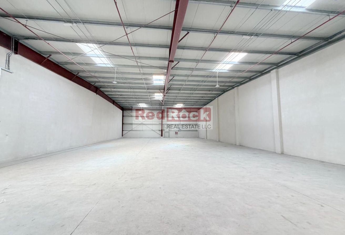 Spacious Bright Pillar Free Warehouse in DIP 2