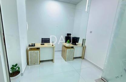 Office Space - Studio - 1 Bathroom for rent in Red Avenue - Al Garhoud - Dubai