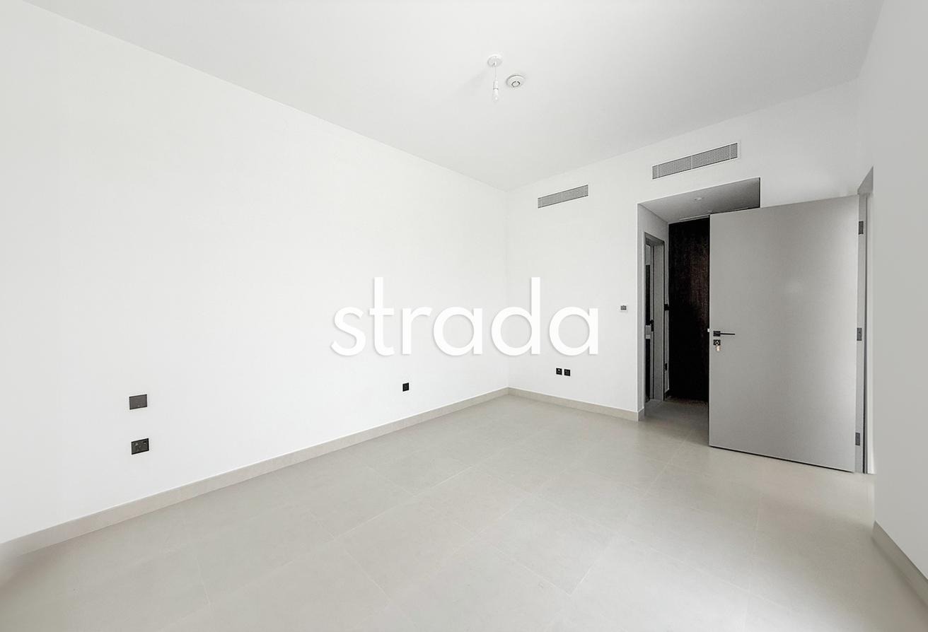 Great Location | Available Soon | Landscaped photo 4