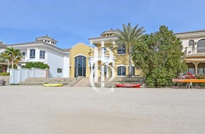 Villa - 4 - 6 for rent in Garden Homes Frond B - Garden Homes - Palm Jumeirah - Dubai