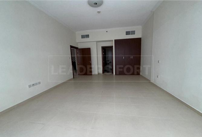 82379982 - Property Image 2