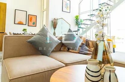 Apartment - 2 Bedrooms - 3 Bathrooms for sale in Oasis 2 - Oasis Residences - Masdar City - Abu Dhabi