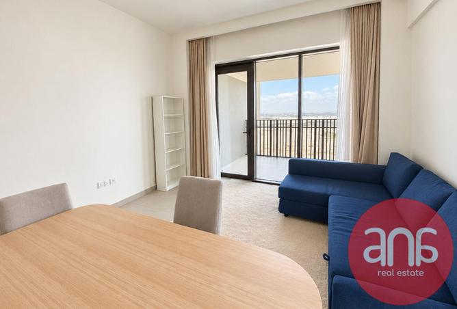 2-bed apartment in Bayshore at Creek Beach Building 3 · Vacant · Furnished — photo 2