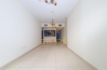 Apartment - 1 - 1 for rent in Mazaya 11 - Queue Point - Liwan - Dubai
