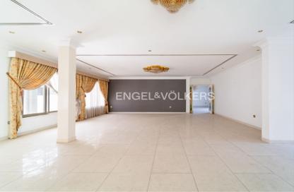 Villa - Studio - 7 Bathrooms for rent in Jumeirah 1 Villas - Jumeirah 1 - Jumeirah - Dubai