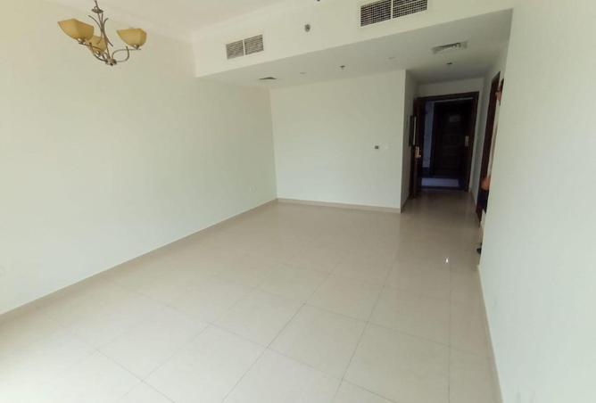 81960005 - Property Image 2