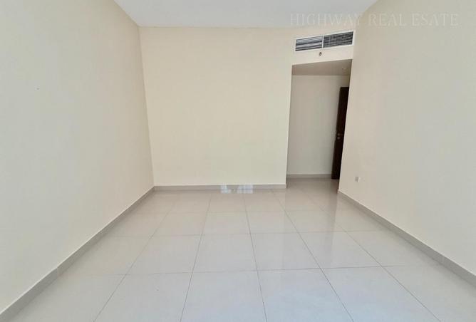 96112425 - Property Image 3