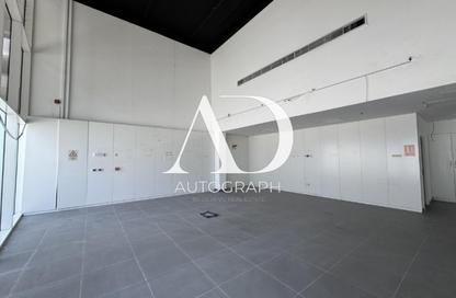 Shop - Studio - 1 Bathroom for rent in Capital Golden Tower - Business Bay - Dubai