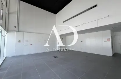 Shop - Studio - 1 Bathroom for rent in Capital Golden Tower - Business Bay - Dubai