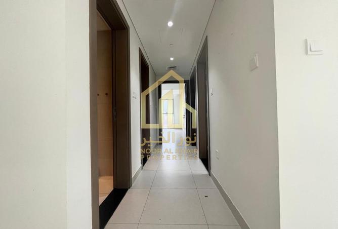2 BR Apartment with Balcony in Al Barsha photo 2