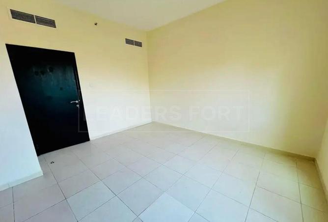 77382961 - Property Image 3