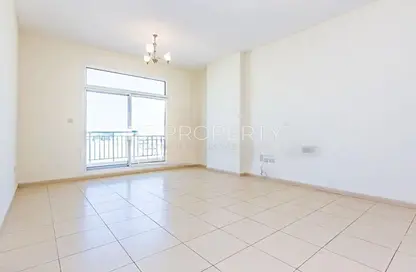 Apartment - 2 Bedrooms - 3 Bathrooms for rent in Mazaya 1 - Queue Point - Liwan - Dubai Land - Dubai