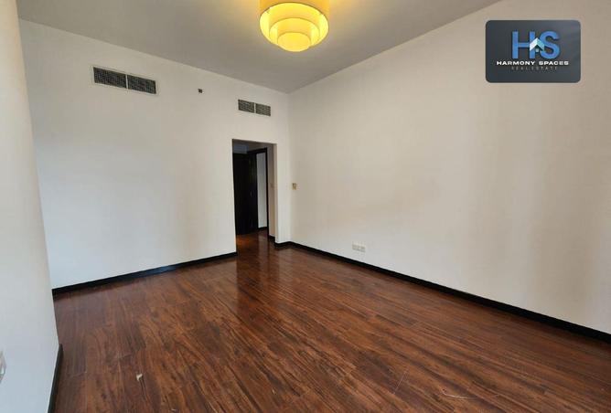 74234514 - Property Image 3