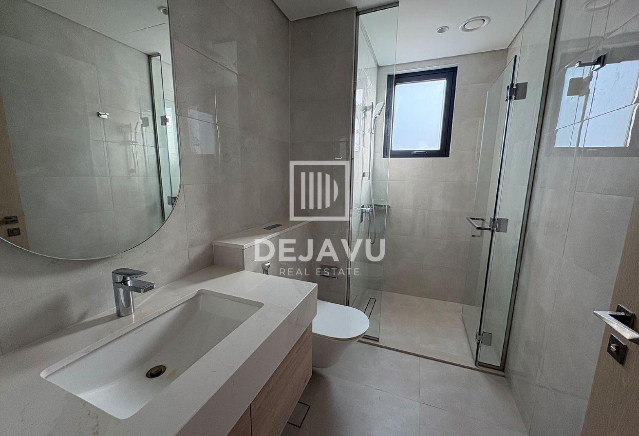 Independent Villa | On the Park | Landscaped Area photo 15