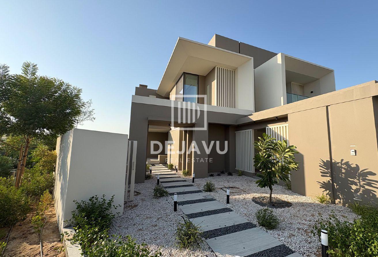 Independent Villa | On the Park | Landscaped Area photo 23