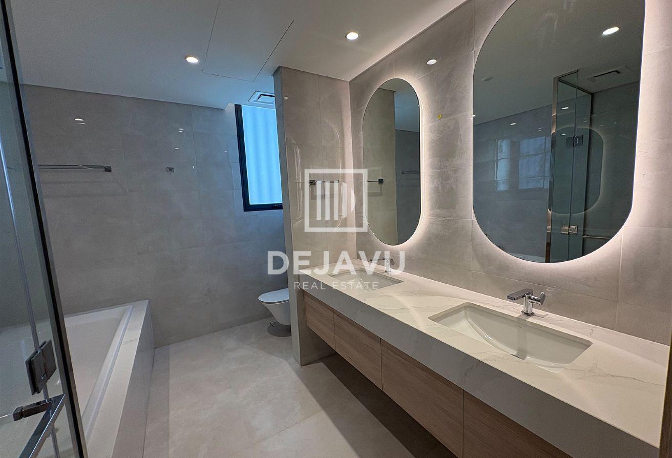 Independent Villa | On the Park | Landscaped Area photo 17