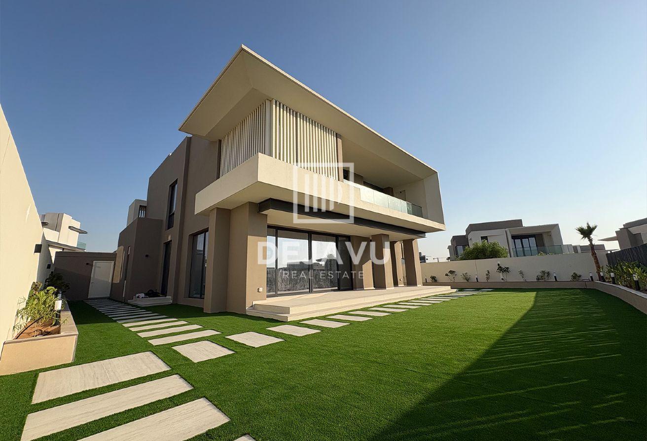 Independent Villa | On the Park | Landscaped Area photo 22