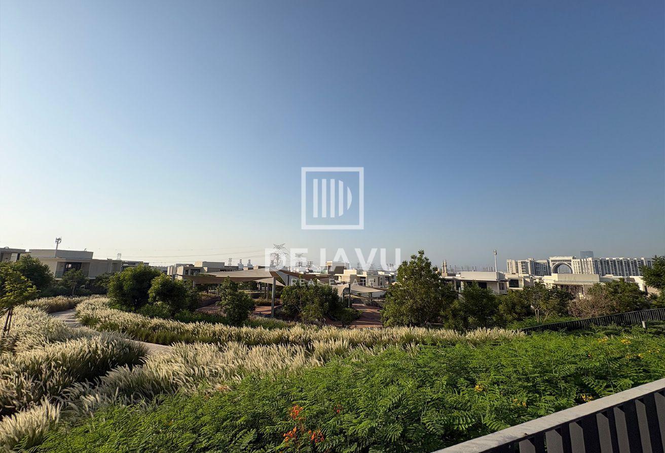 Independent Villa | On the Park | Landscaped Area photo 24