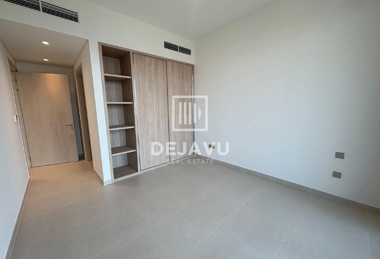Independent Villa | On the Park | Landscaped Area photo 5