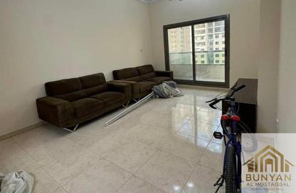 شقة - غرفة نوم - 2 حمامات للبيع في برج جرين ليك 1 - أبراج البحيرات الصافية - مدينة الإمارات - عجمان